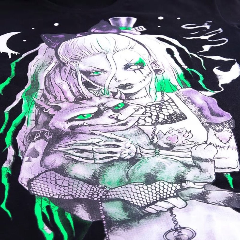 Zombie Alice in Wonderland Tee - Picture 9 of 9